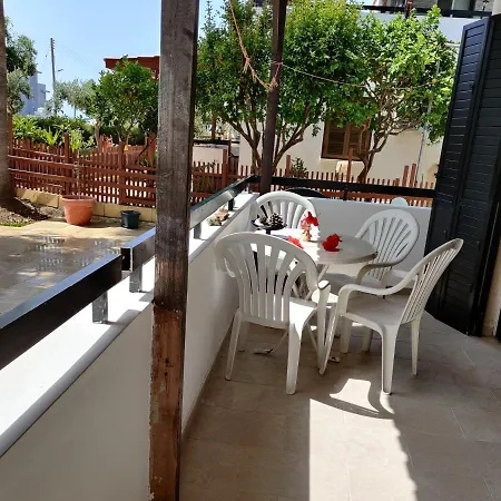 شقة Lovely 1-bed Palm Garden House In Perivolialarnaka لارنكا