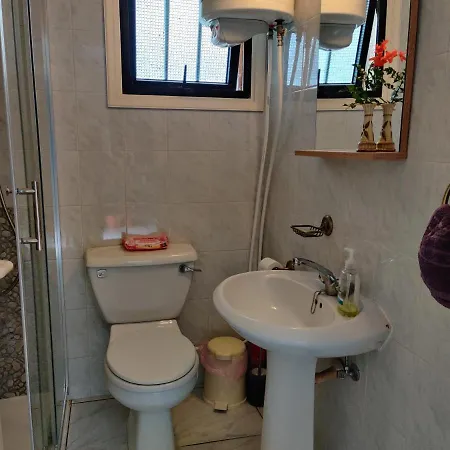 Lovely 1-bed Palm Garden House In Perivolialarnaka Appartement Larnaca
